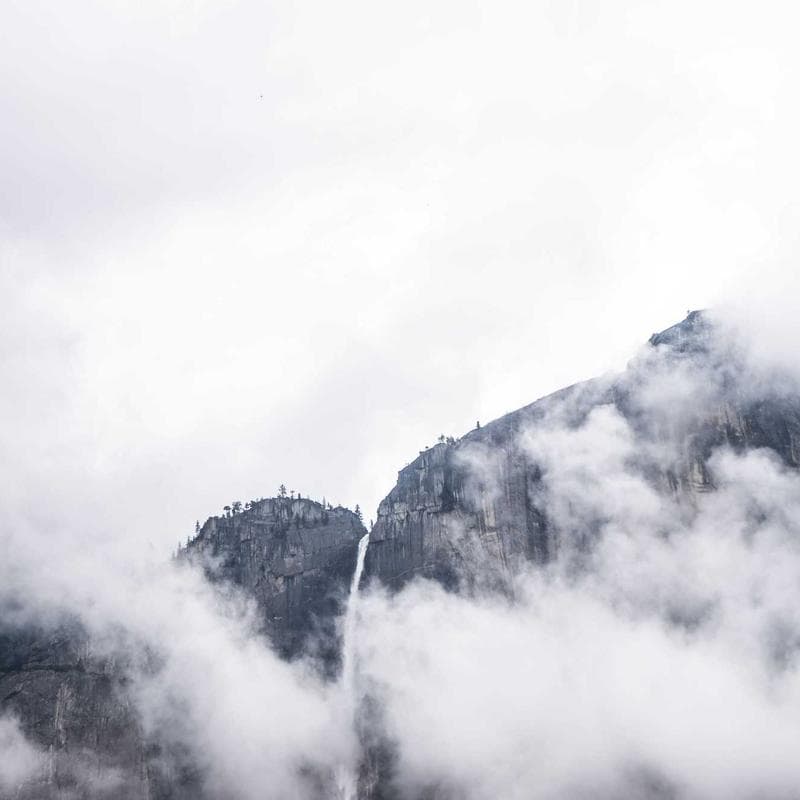 Hydro Flask 32 oz Wide Mouth Water Bottle image 2