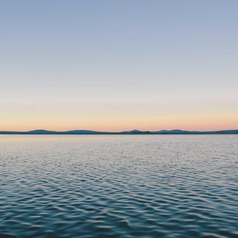 Yeti Tundra 45 Cooler image 3